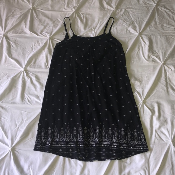 Black Sleeveless Dress - Picture 1 of 3